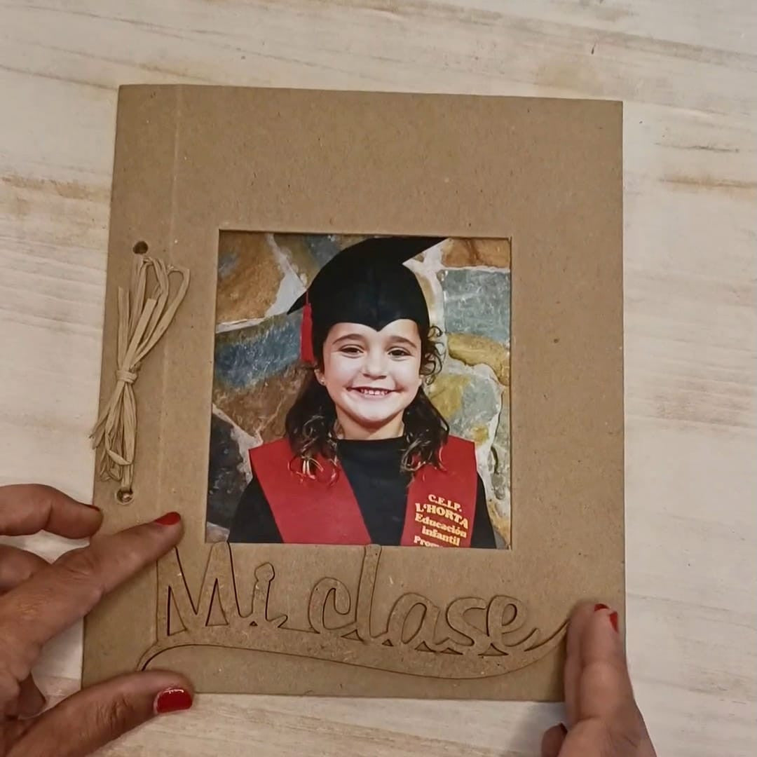 Álbum de fotos y palabra "Mi clase"
